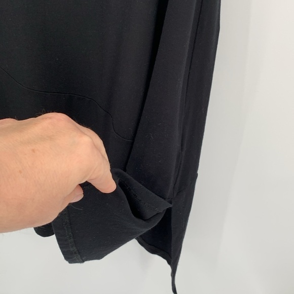 Eileen Fisher diagonal hem tunic knit black shirt top blouse sleeveless Medium M - Picture 2 of 4